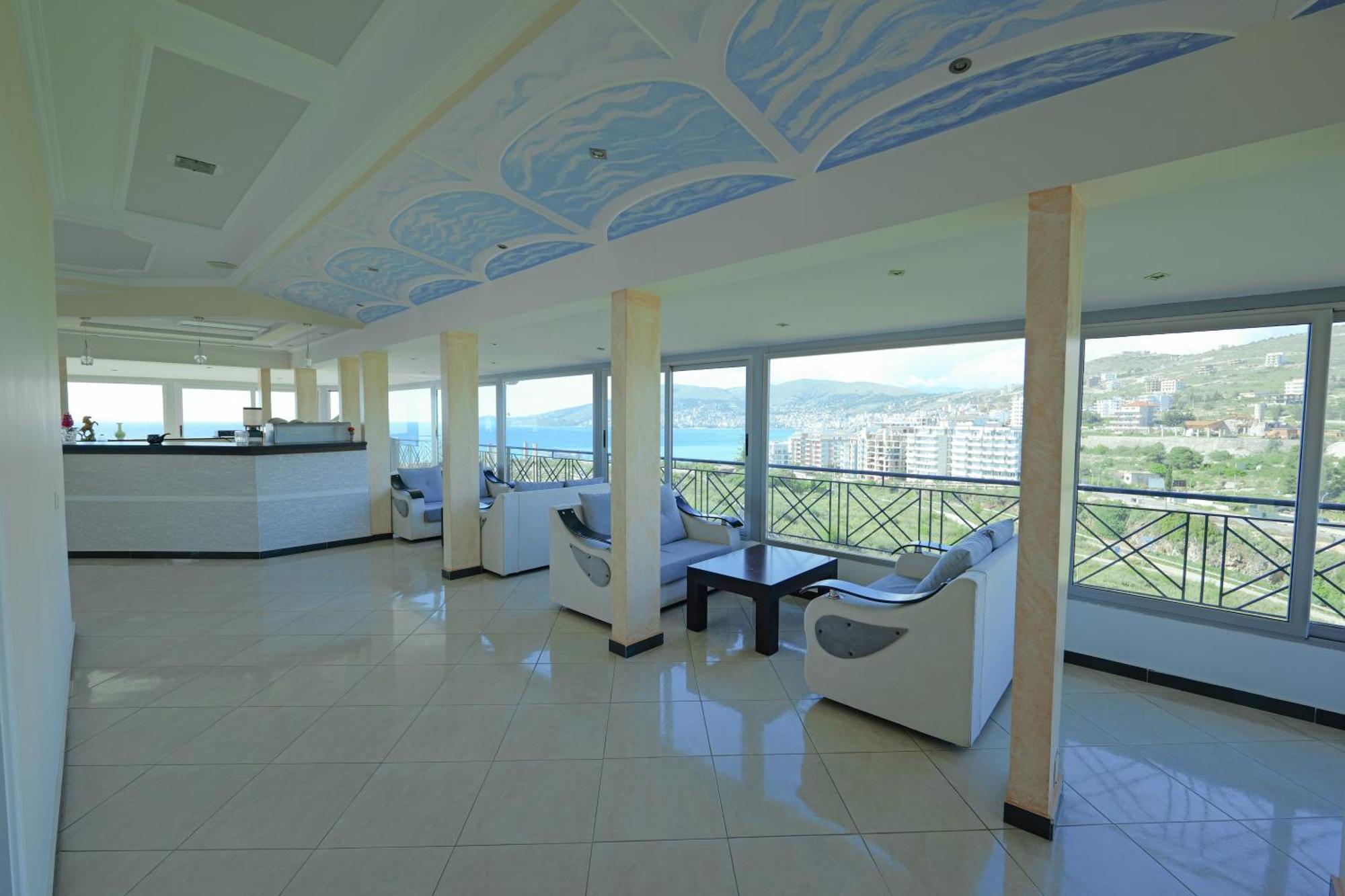 Hotel Holiday ساراندا المظهر الخارجي الصورة