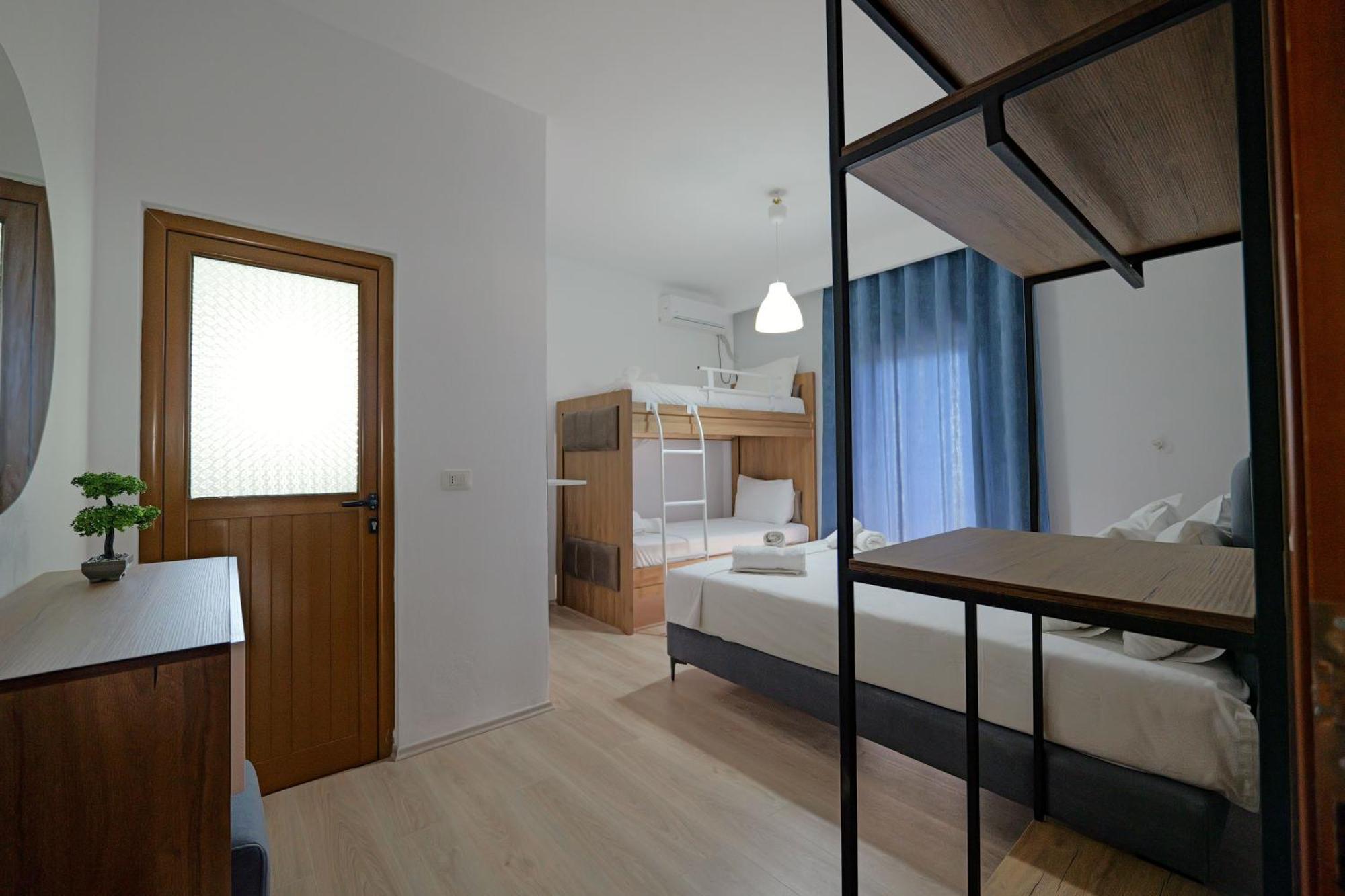 Hotel Holiday ساراندا المظهر الخارجي الصورة