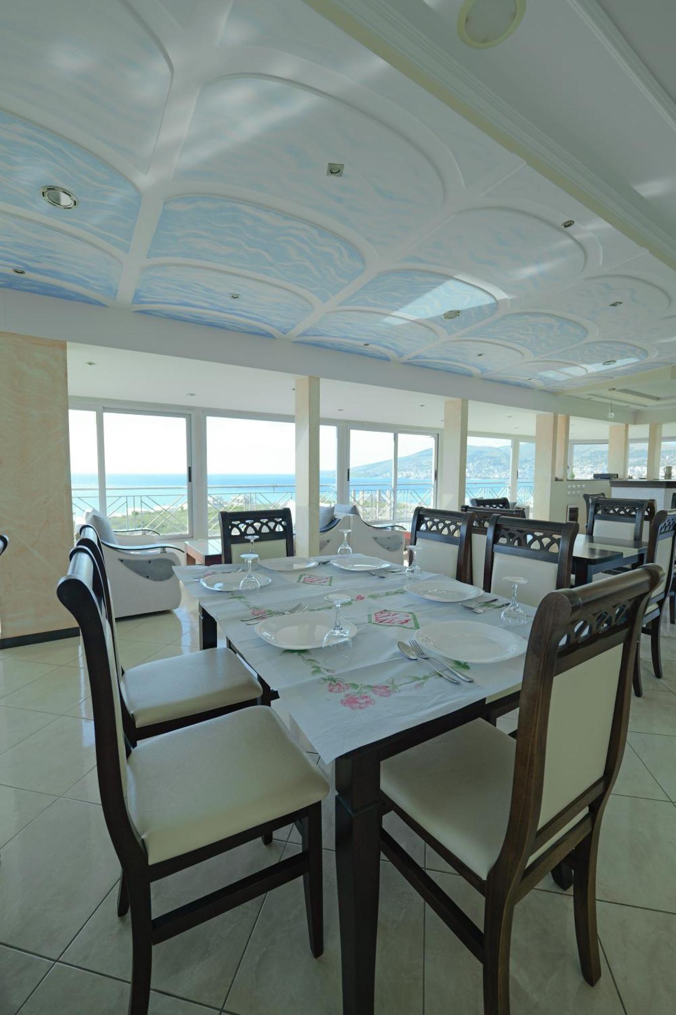 Hotel Holiday ساراندا المظهر الخارجي الصورة