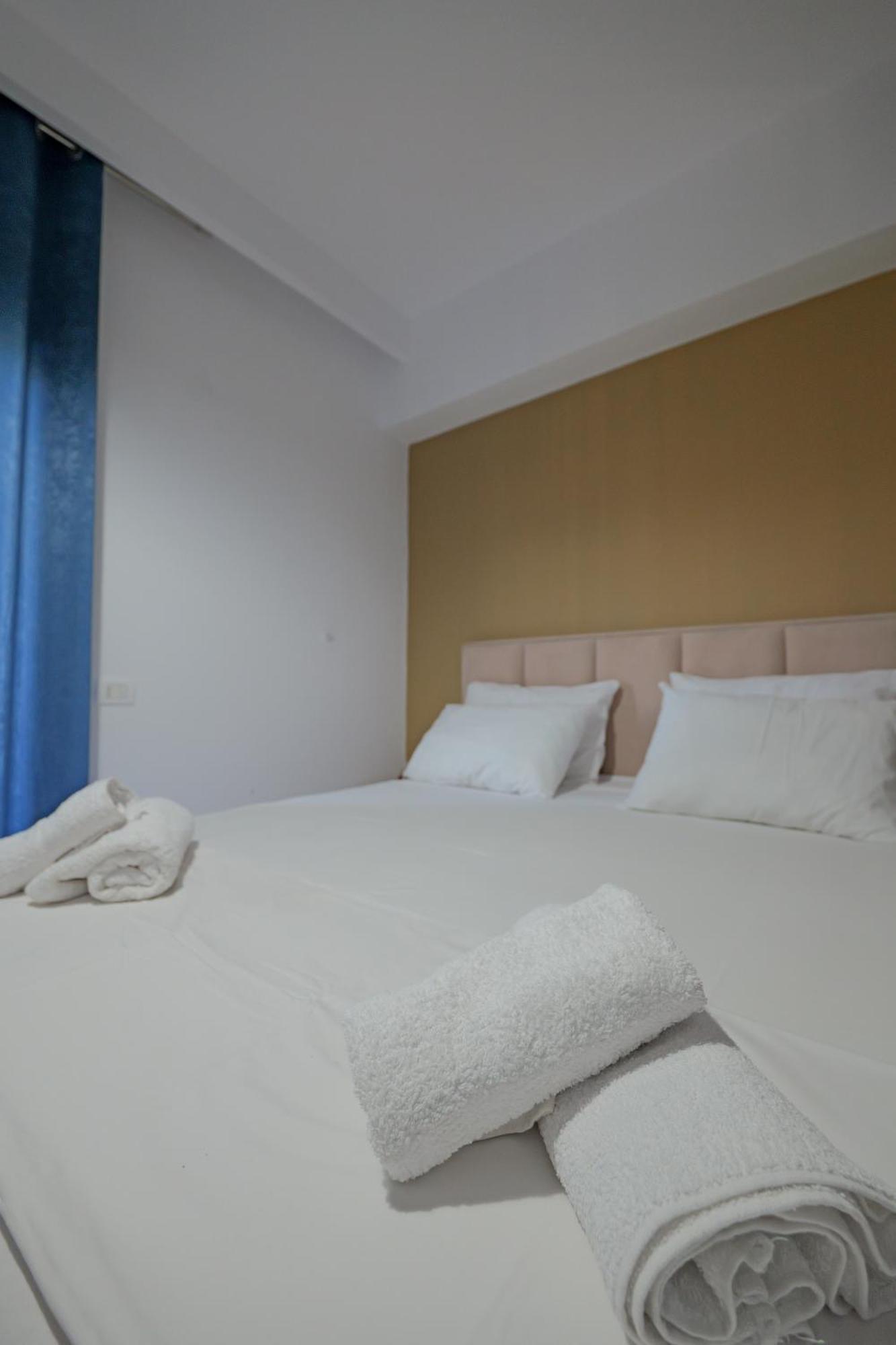 Hotel Holiday ساراندا المظهر الخارجي الصورة